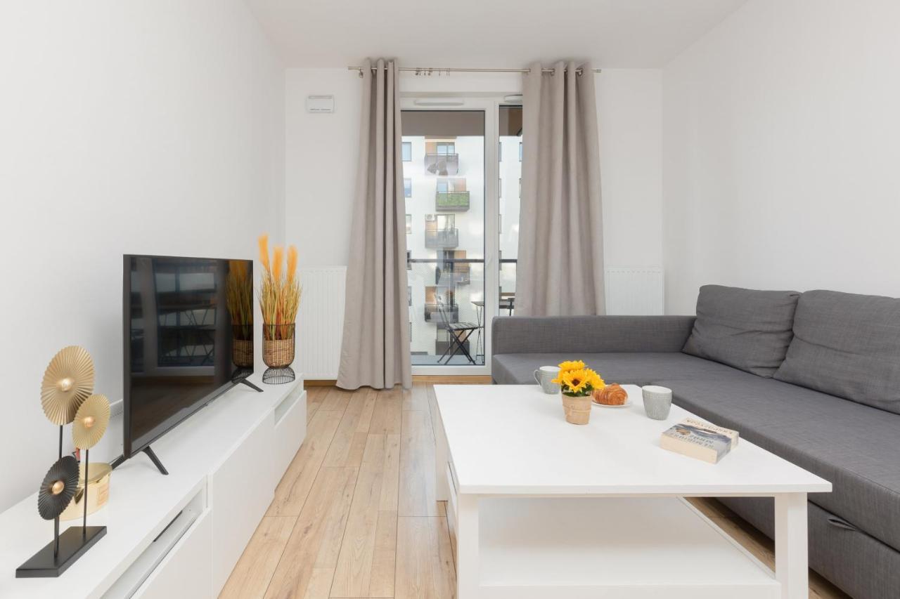 Warsaw Ulrychow Apartment With Parking By Renters Exterior foto