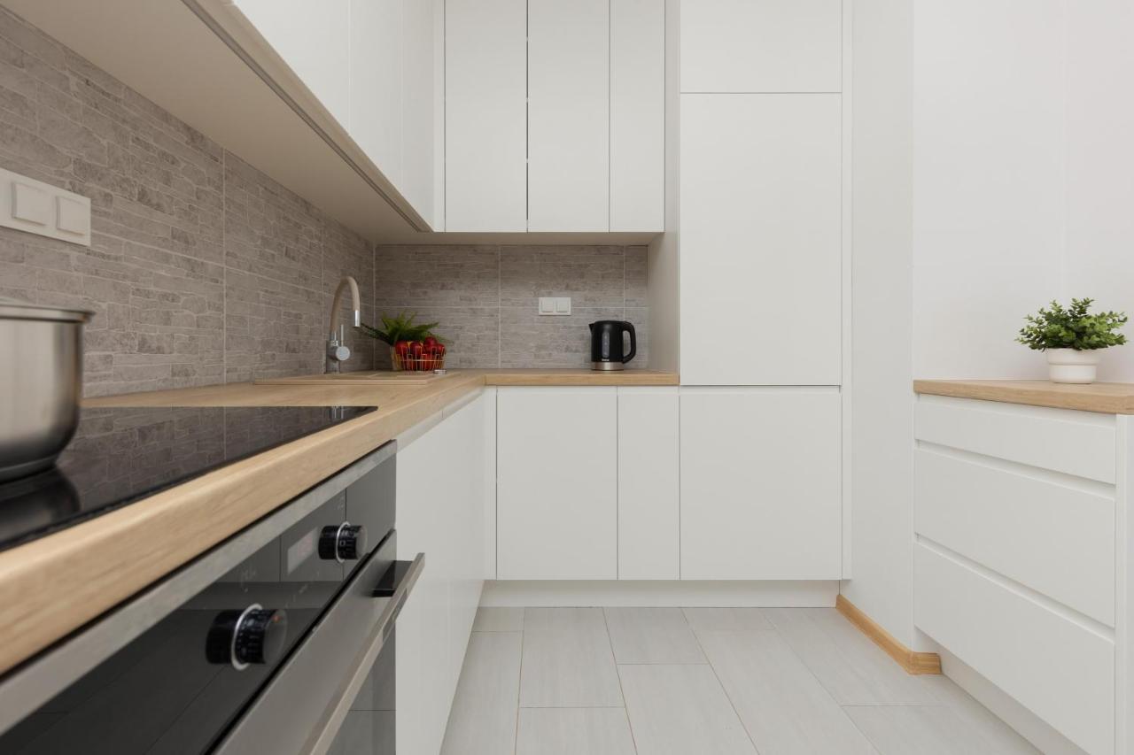 Warsaw Ulrychow Apartment With Parking By Renters Exterior foto