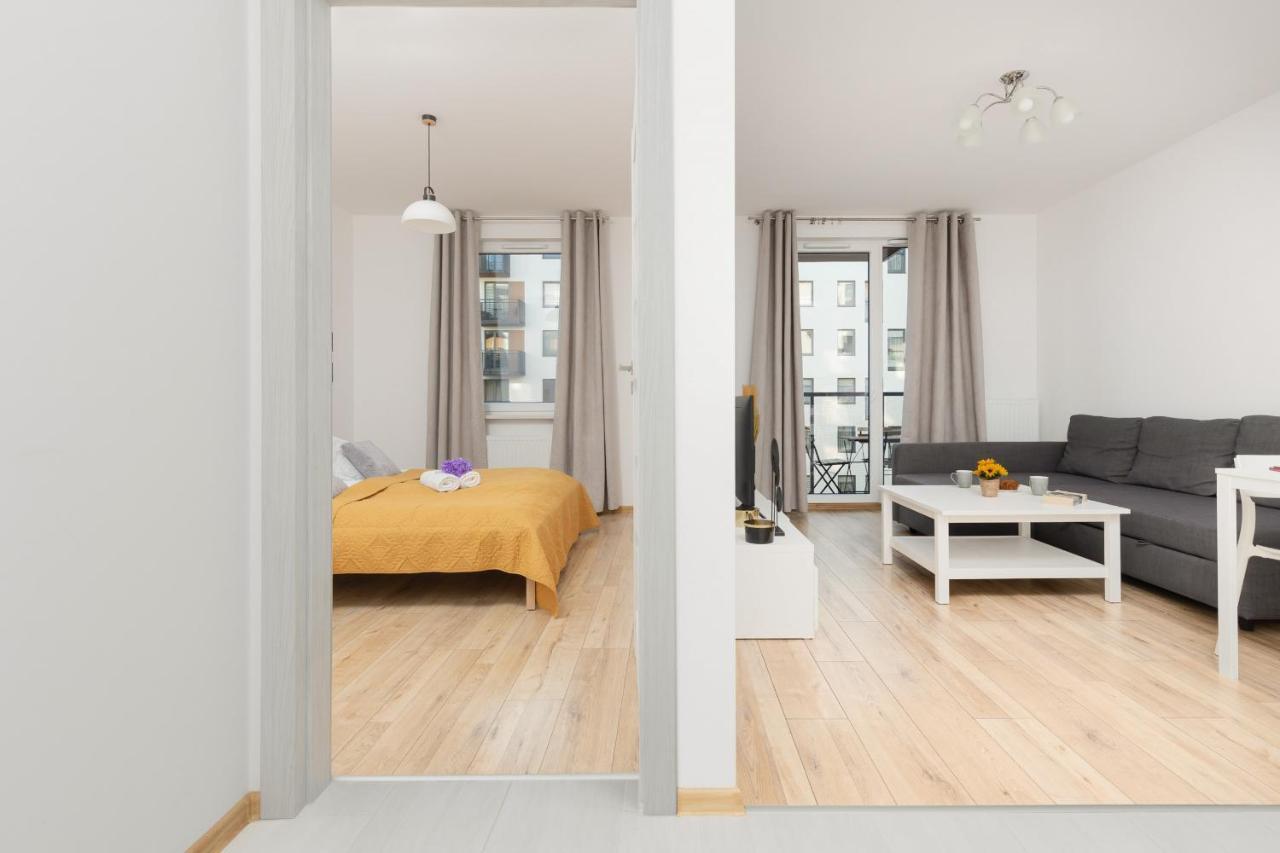 Warsaw Ulrychow Apartment With Parking By Renters Exterior foto