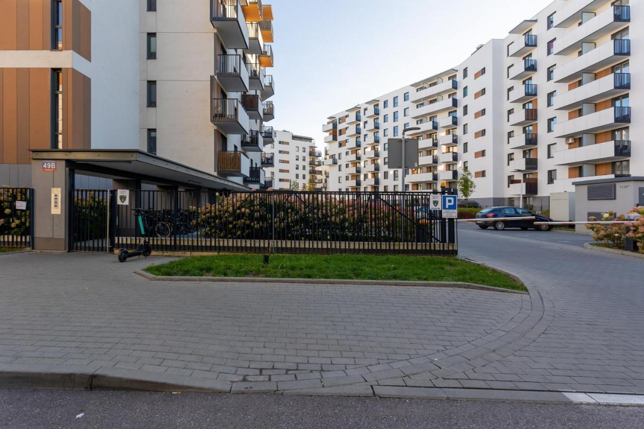 Warsaw Ulrychow Apartment With Parking By Renters Exterior foto
