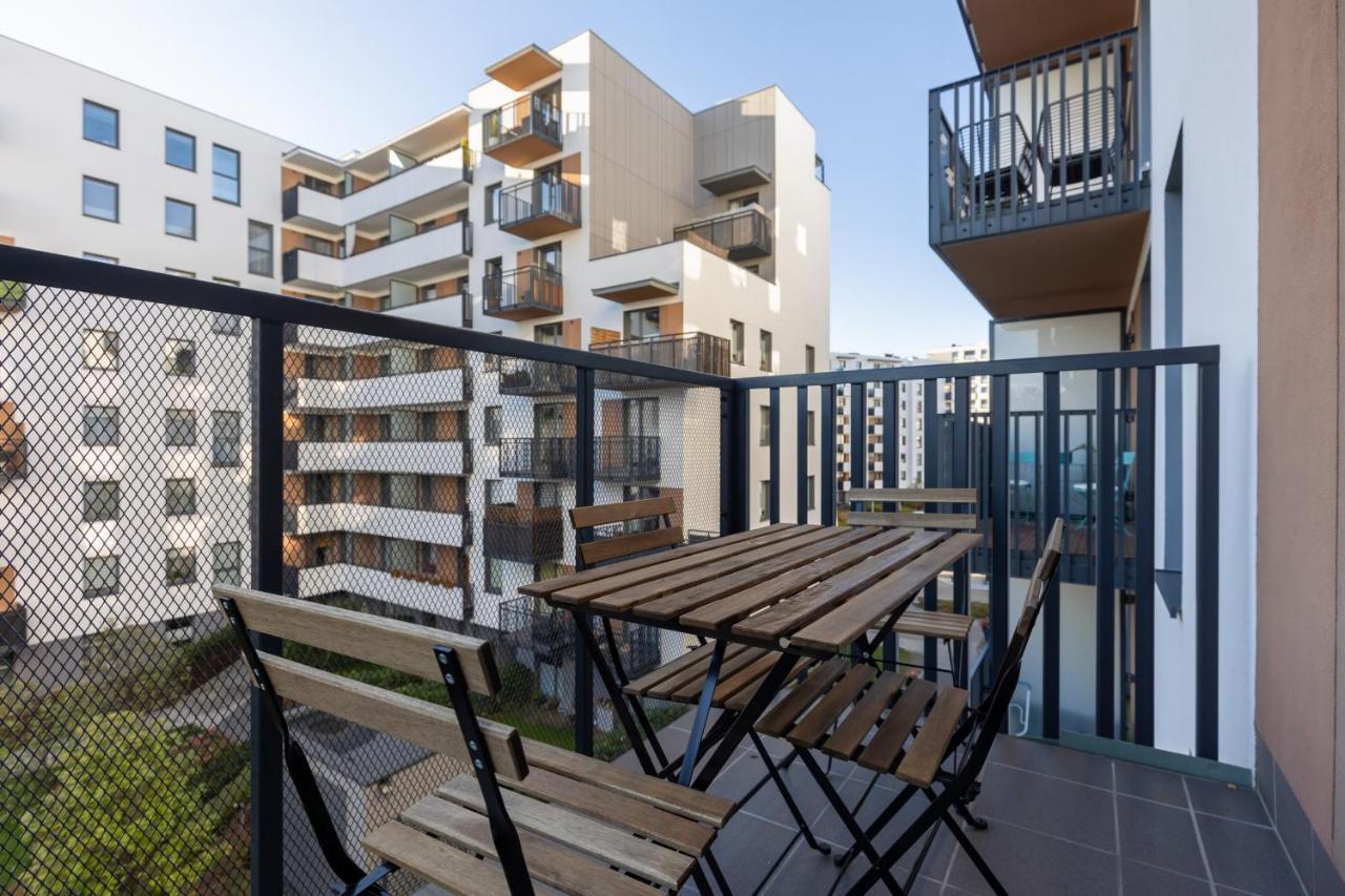 Warsaw Ulrychow Apartment With Parking By Renters Exterior foto