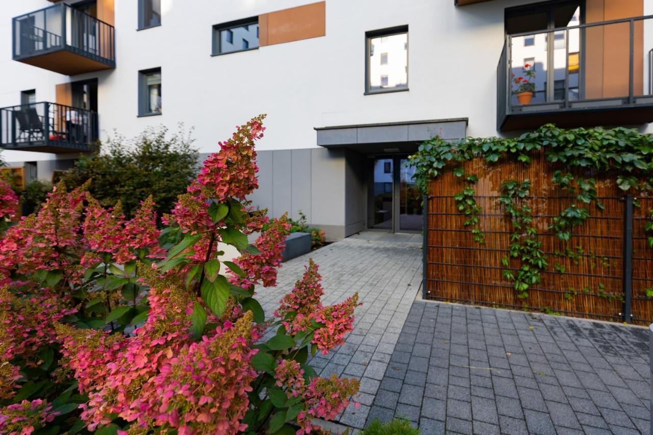 Warsaw Ulrychow Apartment With Parking By Renters Exterior foto